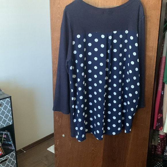 Blue top with polka dot back - Picture 2 of 3